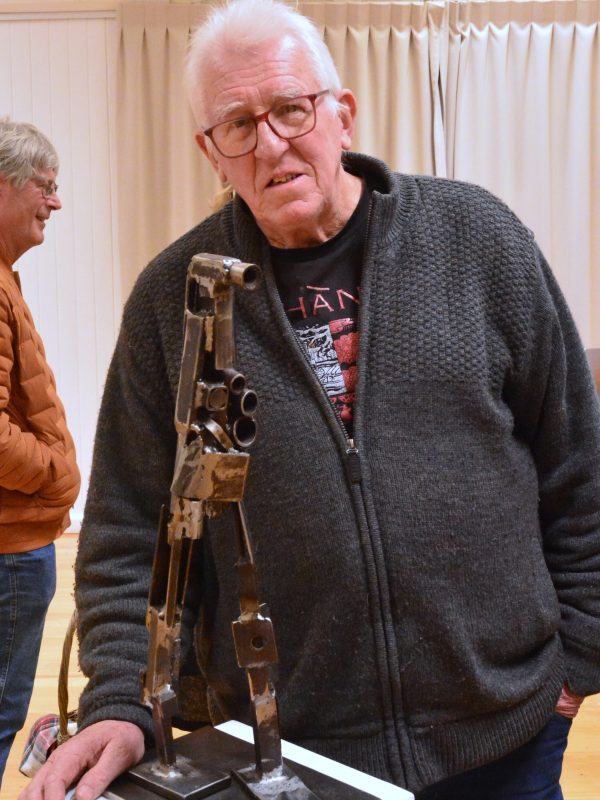 Y roger semi cropped