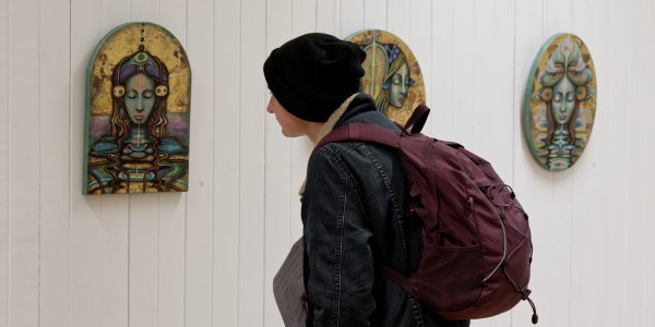 Y viewing alice cropped